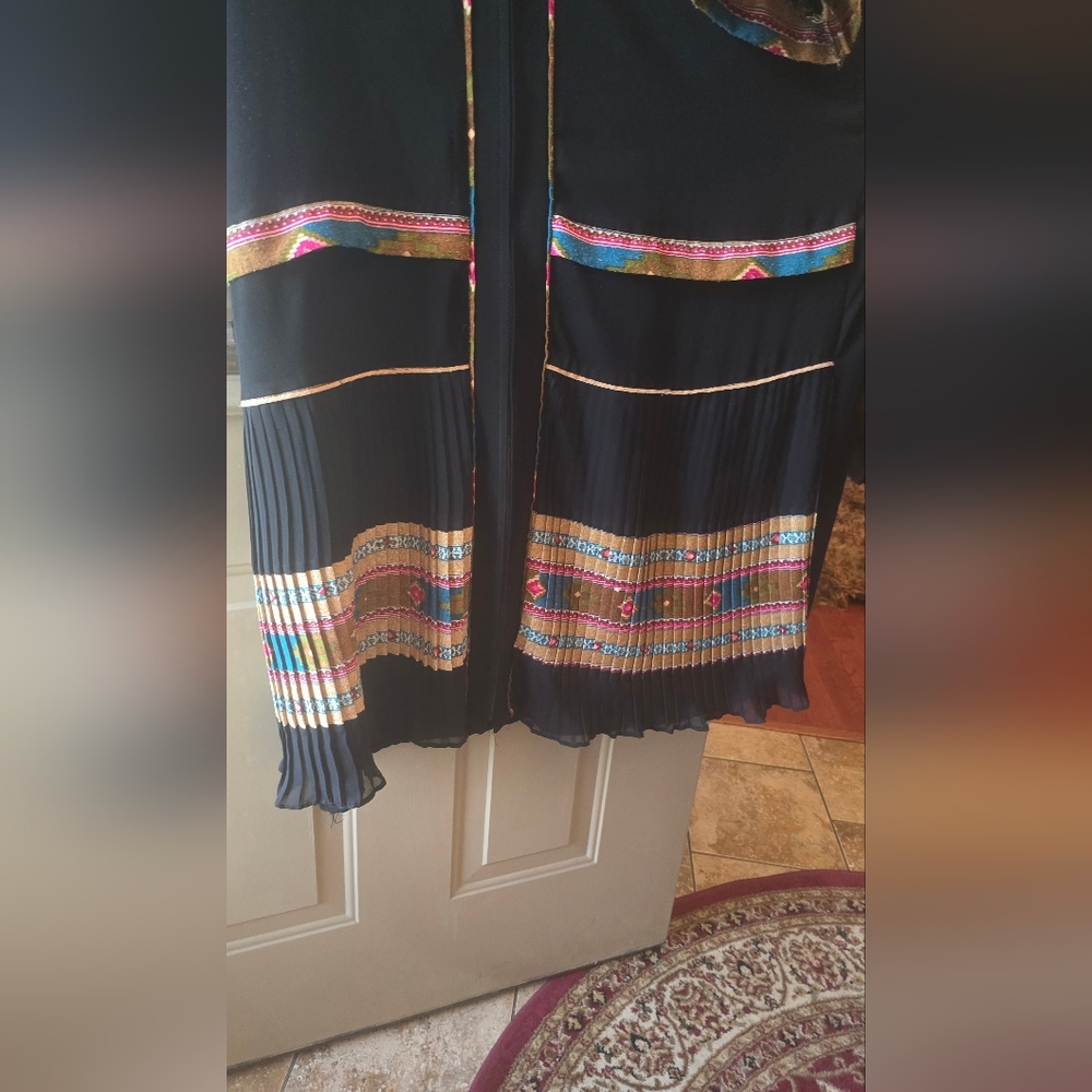 ✨ Trendy & Unique Abaya – Modern Elegance Meets Tradition ✨ - Picture 6 of 9